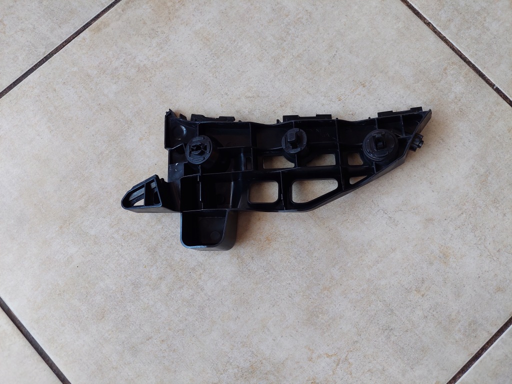 Направляющая крыла - правый перед - toyota prius plus - 12-21 в Украине