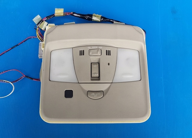 фото №1, Infiniti g37 лампа верхній освітлення кабіни лампа