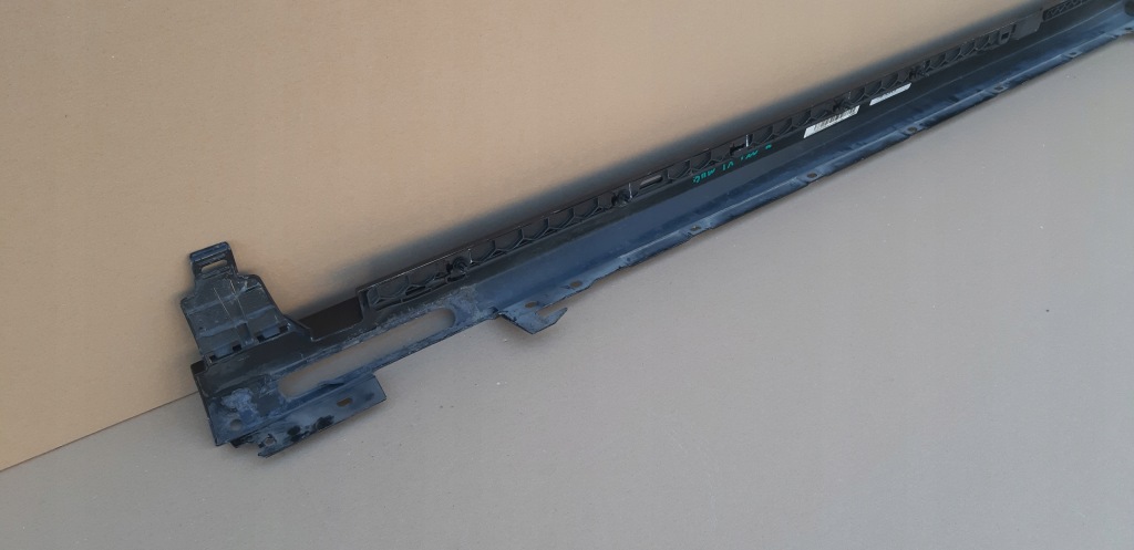 Bmw ix i20 sport молдинг порог правый  порог накладка 8737832-10 Киев