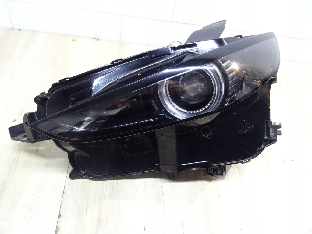 Купить Mazda cx30 cx-10 левая фара full led dgj1-51040