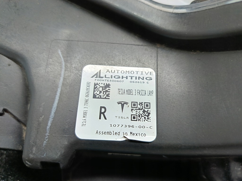 Tesla model 3 m3 17-противотуманная фара drl правый лампа противотуманная led 1077396-00-c Доставка