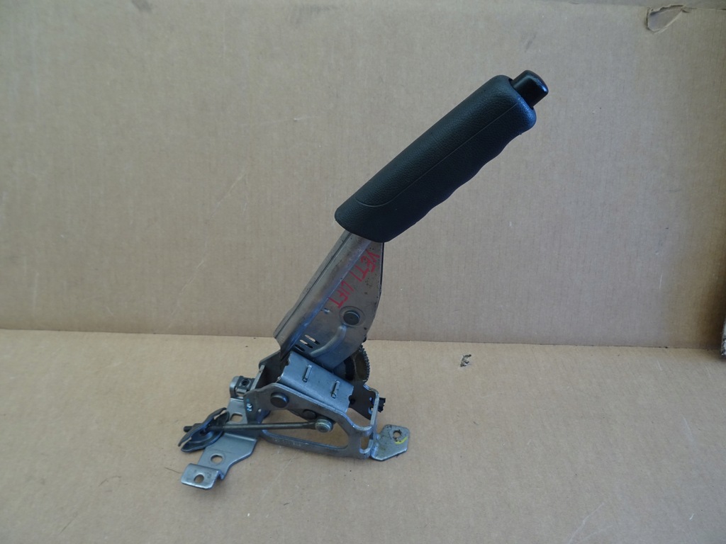 фото №1, Skoda yeti lift ручка тормоза ручного