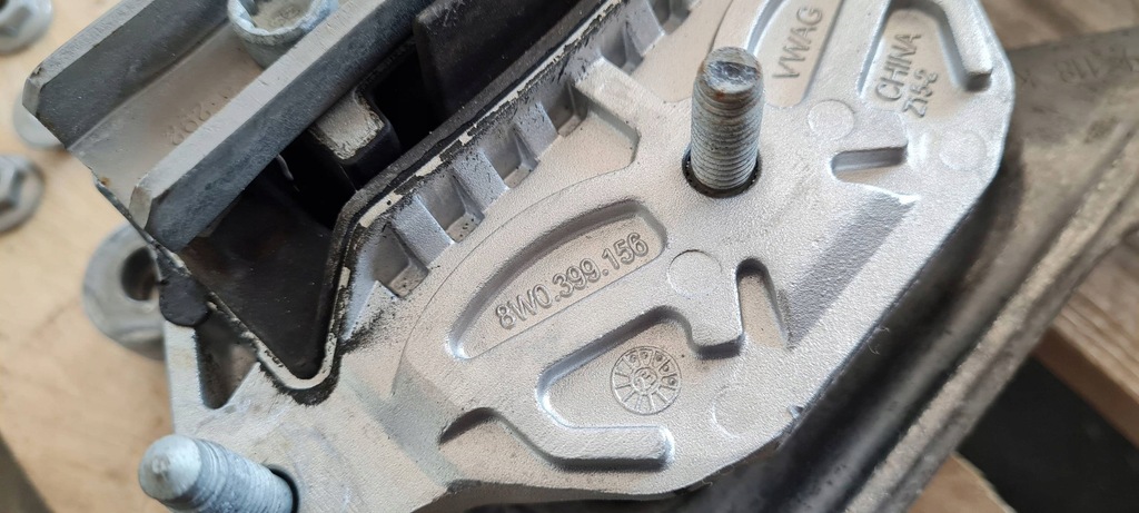 фото №11, Sq8 4m rsq8 q8 кронштейн кронштейн коробки передач 4.0 tfsi 4m0399262c sq7 4m q7