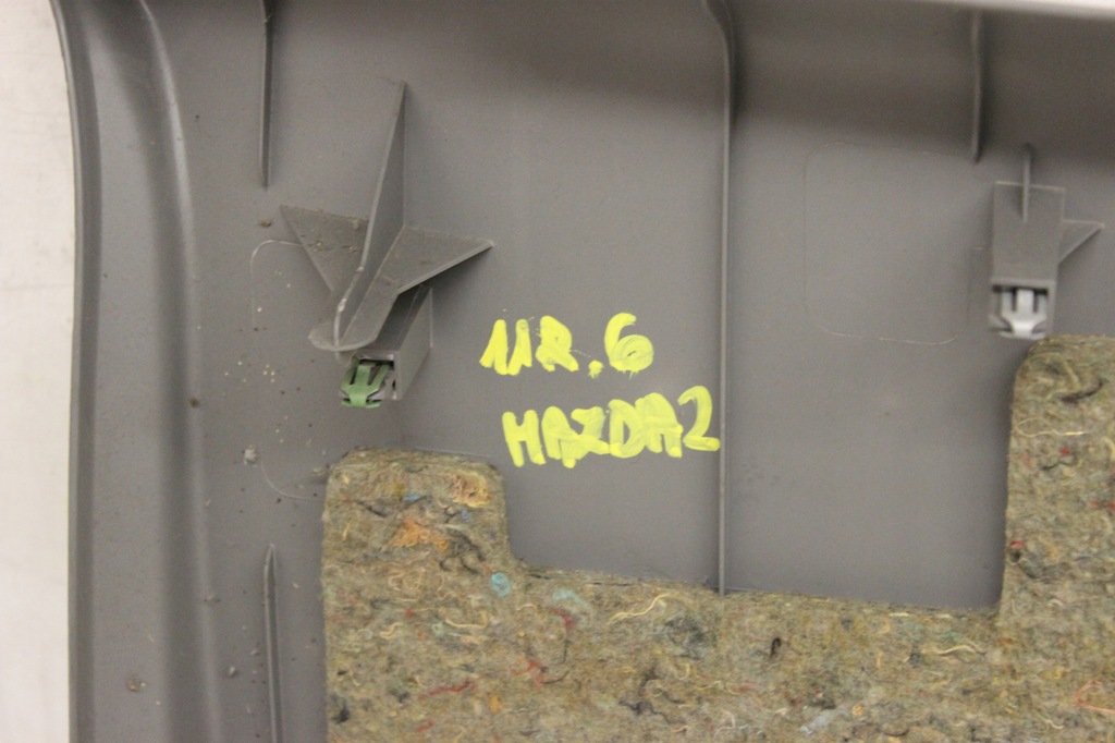 фото №3, Обивка крышки багажника задняя mazda 2 dy 2002r-