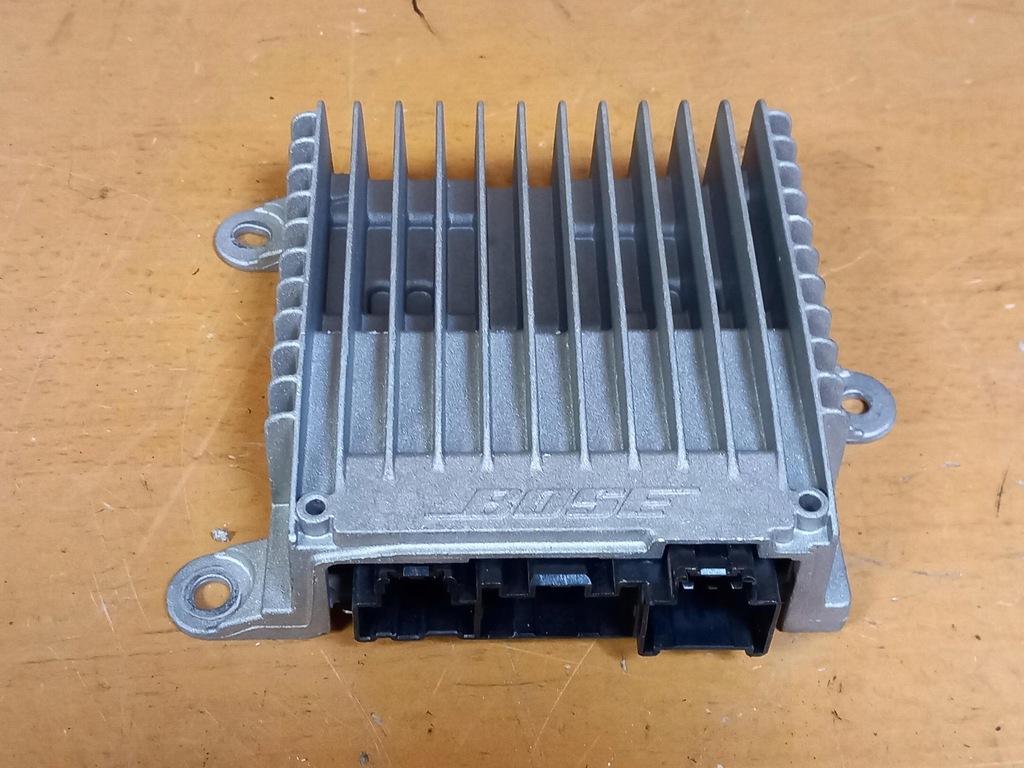 фото №1, Renault scenic iii - grand scenic iii 2012 усилитель аудио