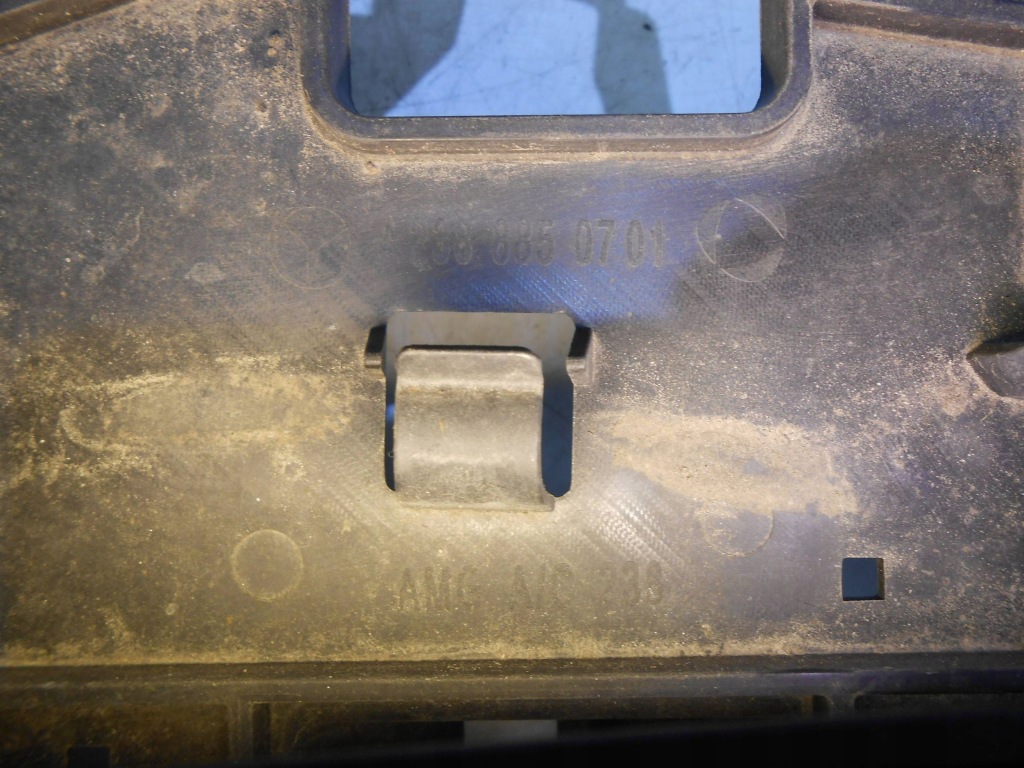 Mercedes w238 напрямна лівий бампера заднього кронштейн вихлоп a2388850701 Доставка