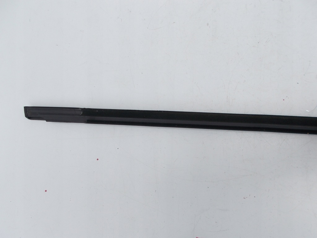 фото №9, Молдинг уплотнитель дверь левая перед opel zafira c