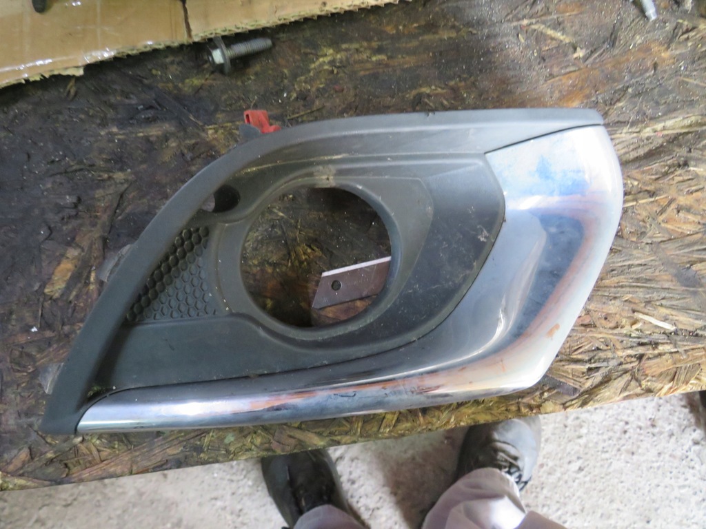 фото №1, Права рамка протитуманної фари opel corsa e