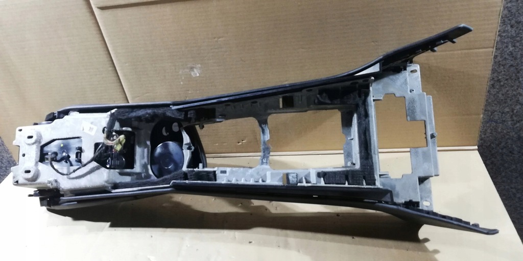 фото №8, Porsche panamera подлокотник туннель средний