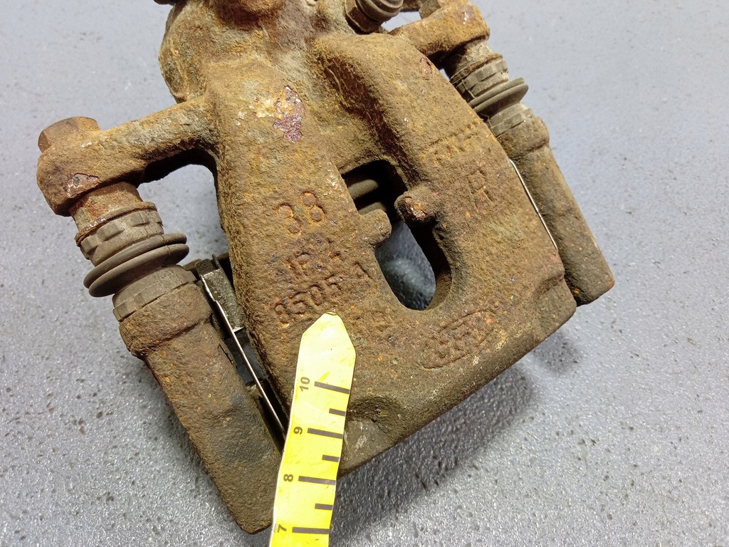 фото №6, S-max mk1 2.0 tdci 143 km суппорт задняя правый скоба