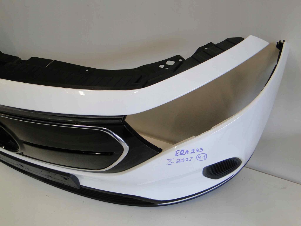 фото №10, Mercedes eqa h243 243 бампер нижняя часть bez pts