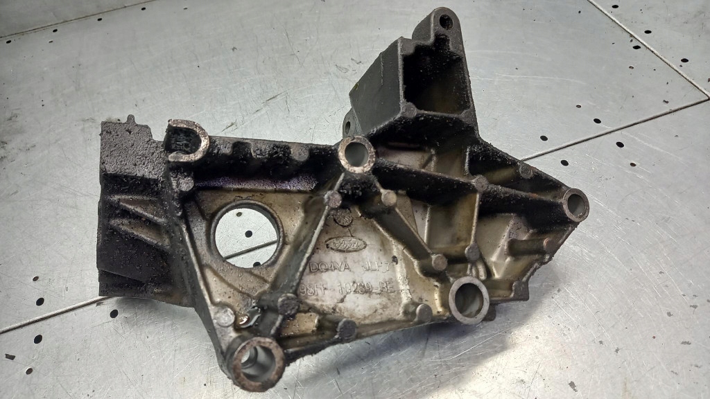 Купити Кронштейн генератора ford focus mk1 04r 1.8tddi 98ff-10239-be