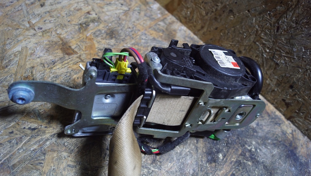 фото №5, Mercedes w204 pas безопасности левый перед