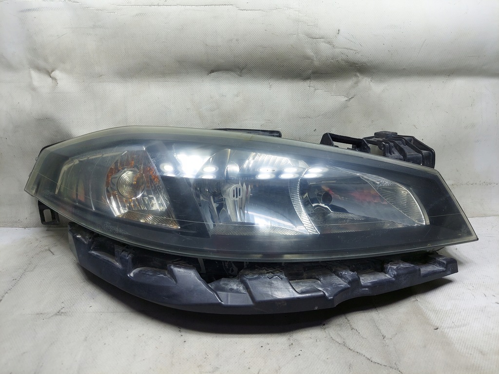 фото №2, Лампа права перед 8200481197 renault laguna ii