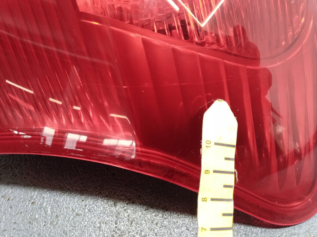 фото №8, Toyota yaris ii лампа задня права