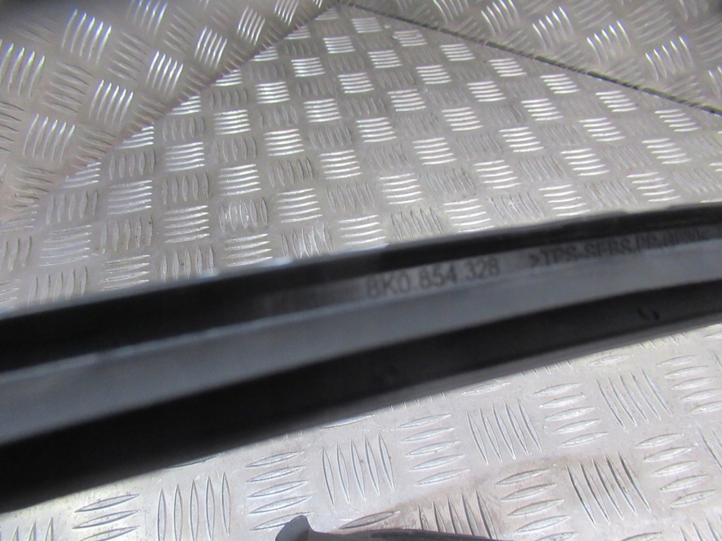 фото №11, Молдинг скло лобове передні ліва права 8k0854327 8k0854328 audi a4 b8