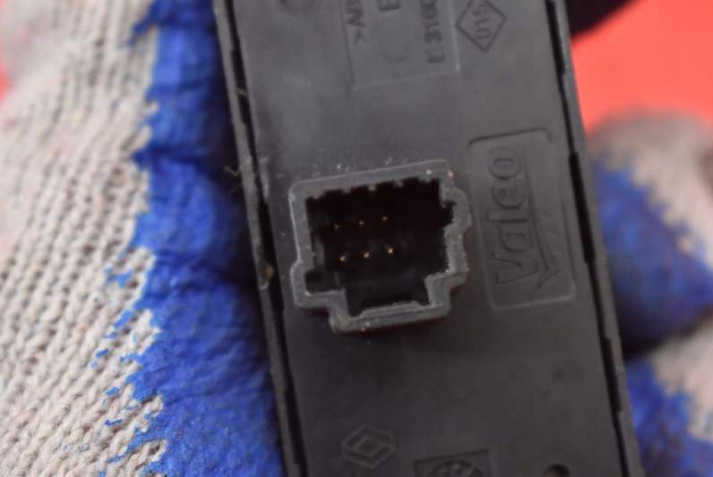 фото №7, Выключатель света аварийных e3160101 dacia logan 2 ii 13-16