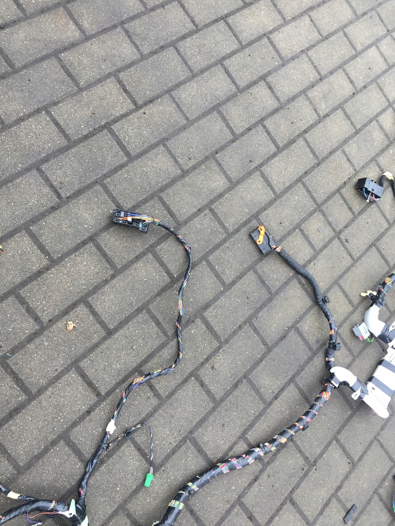 фото №10, Электропроводка салона салонная volvo s60 2.5 дизель