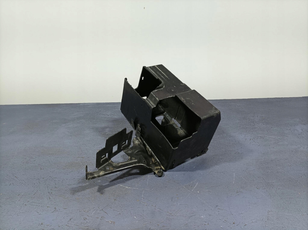 Opel insignia b основа корпус акумулятор 84221668 в Україні