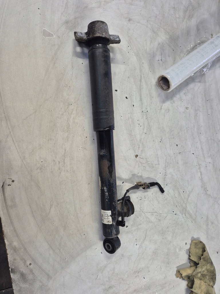 фото №1, Opel astra j амортизаторы задняя комплект ids 13260814 13260815 aagg aafp