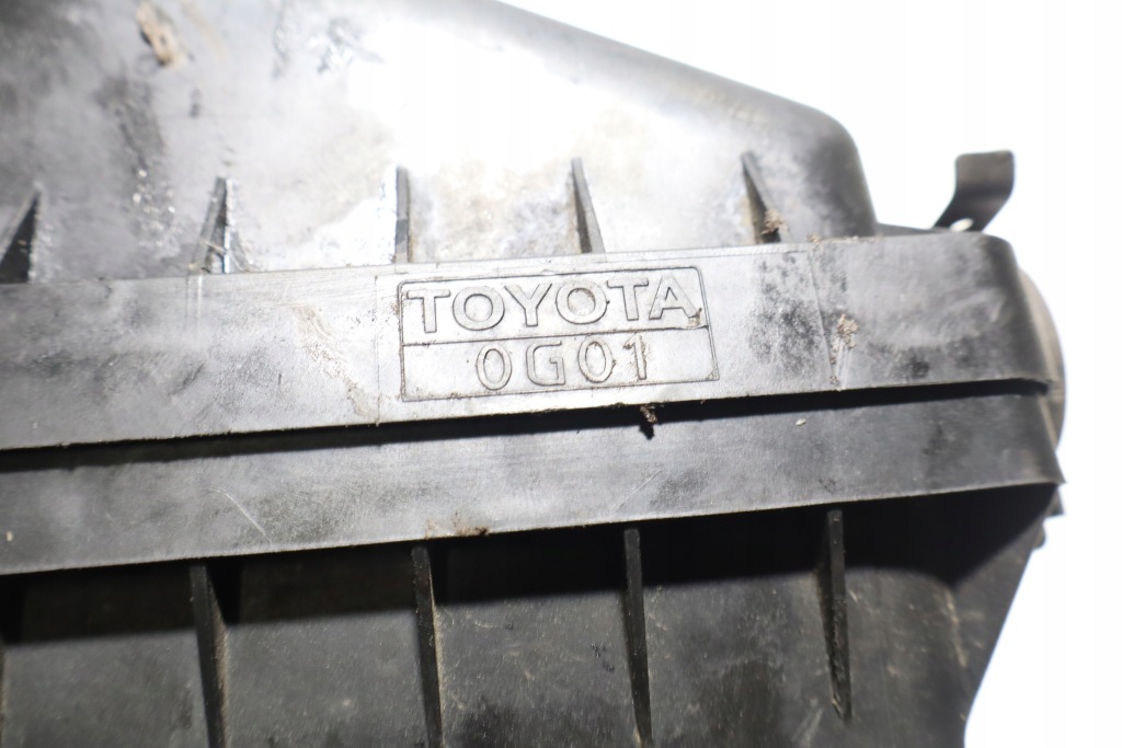 Корпус фильтра воздуха toyota avensis ii t25 2.0d4d Оригинал