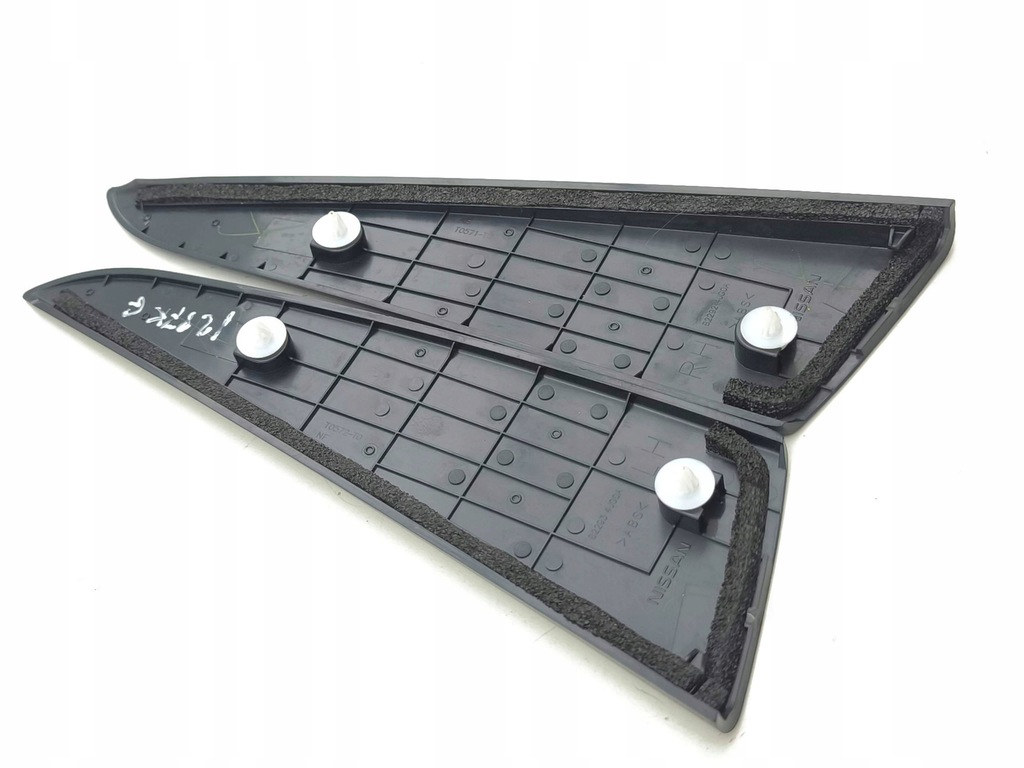 фото №7, Nissan navara d23 молдинг скло задній 2021 822924jg0a