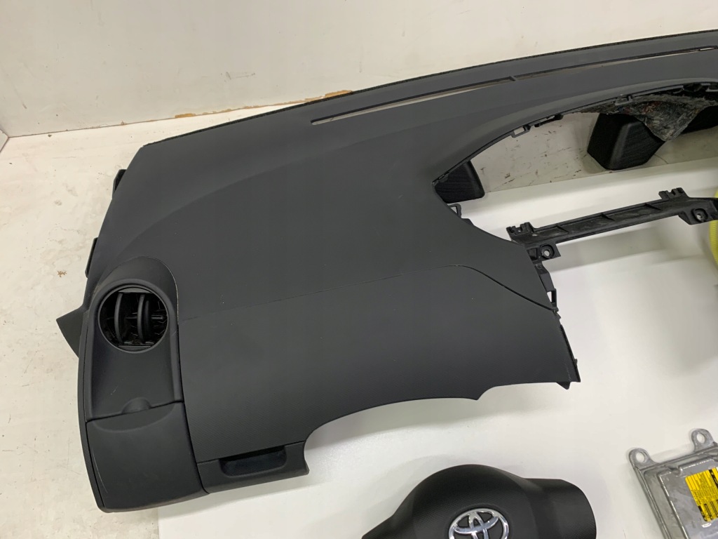 фото №3, Toyota yaris ii консоль подушка безопасности подушки безопасности ремни kompl