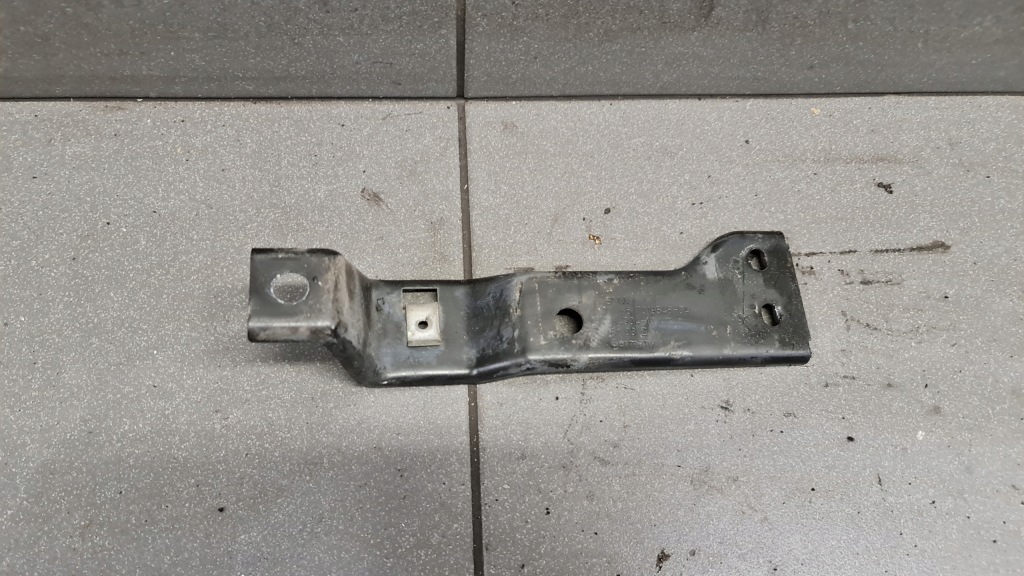 фото №1, Кронштейн бачок bmw 7 e65 lift 3.0d 7019548
