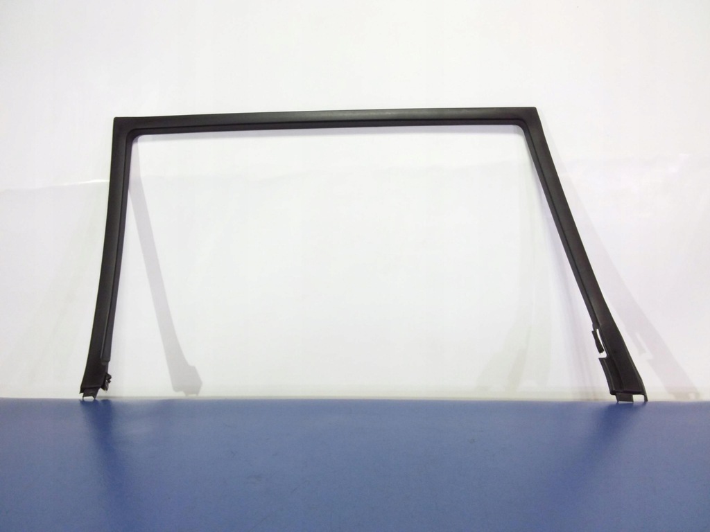 фото №1, Chrysler pacifica i рамка молдинг стекло правая задняя