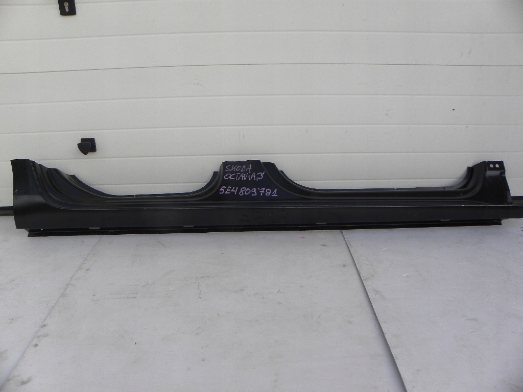 фото №1, Skoda octavia 3 порог правая сторона
