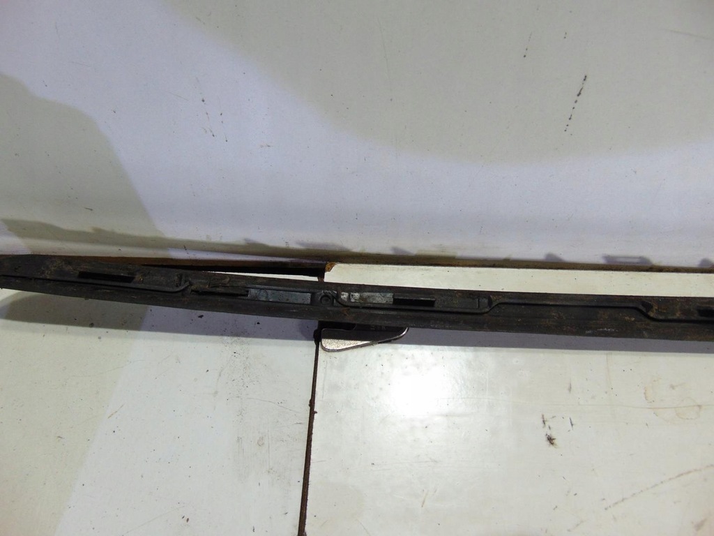 фото №6, Молдинг стекло лобовое правая peugeot 5008 i