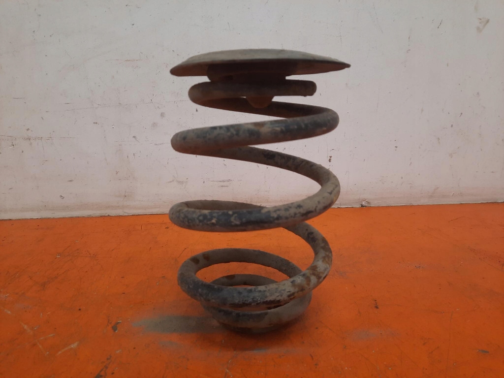 фото №1, Bmw seria 3 e36 90-99 sedan пружина задняя