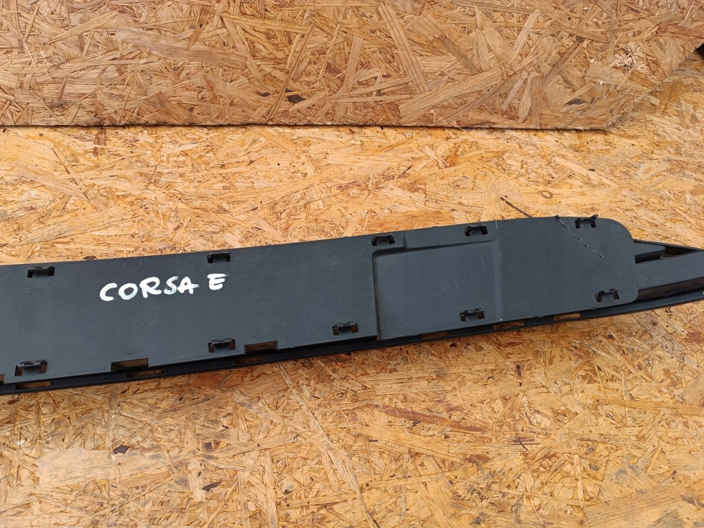 39003563 решітка бампера решітка радіатора перед opel corsa e 13432002 Оригінал