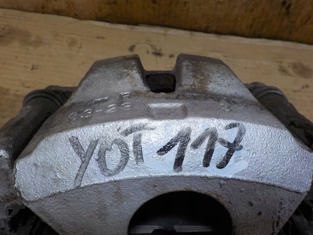 фото №5, Toyota rav4 iii супорт гальмівний правий перед