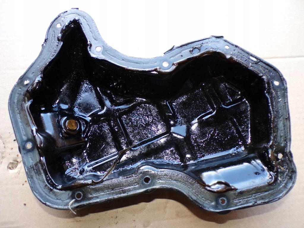 Купити Nissan qashqai ii j11 juke f15 1.2 піддон масляна 111113203r