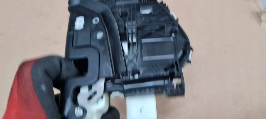 фото №10, S5 8w lift a5 замок дверь левый задняя 8pin 4g0839015n a4 b9 8w s4