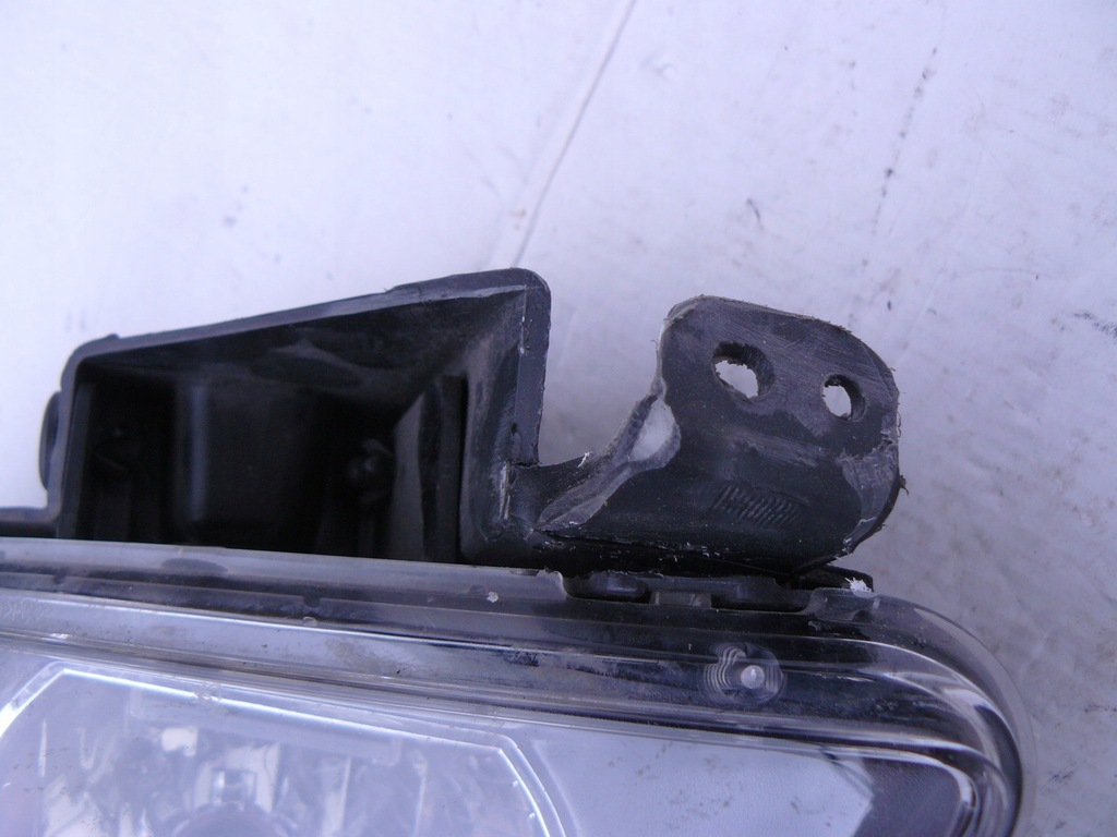 фото №10, Hyundai i30 i lift 09-12 рамка противотуманная фара правый