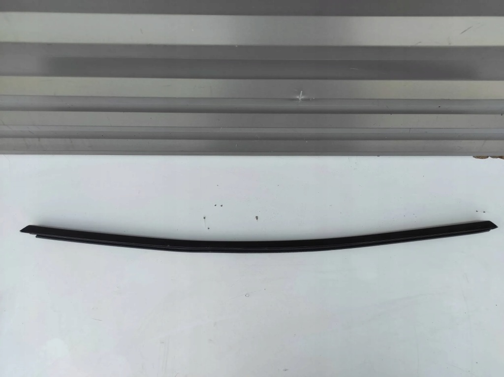 Купить Молдинг уплотнитель хром дверь стекло левый задний  tesla model y