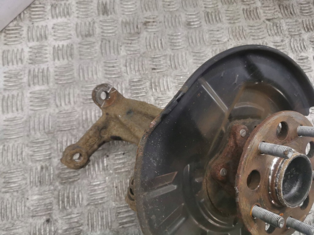 Lexus ux 2020 ліва сторона ступиця колеса заднього Зі Шроту