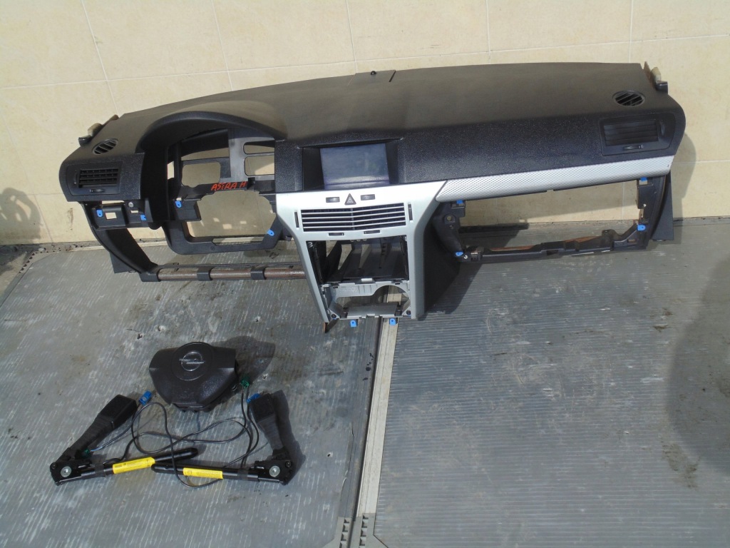 фото №1, Приборная панель консоль подушки безопасности opel astra h astra iii 07r.