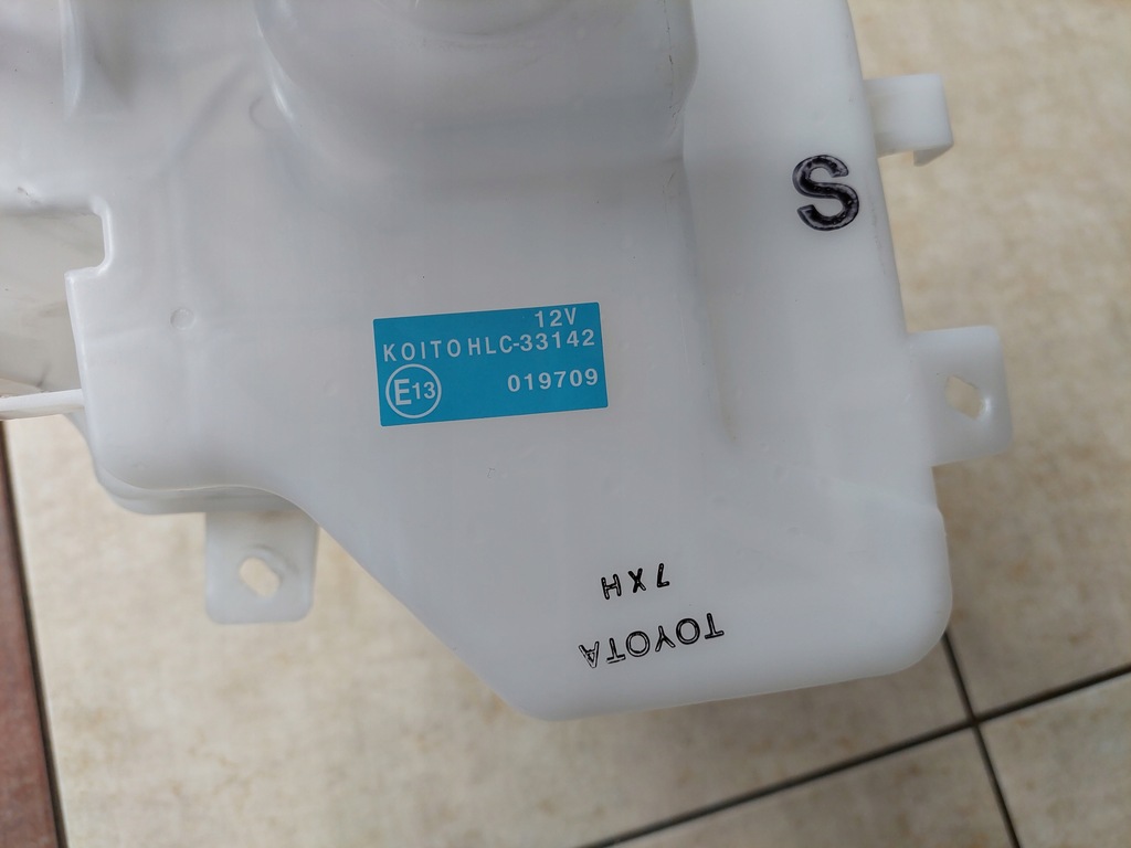 фото №9, Бачок рідина -toyota rav4 iv lift - 15-18