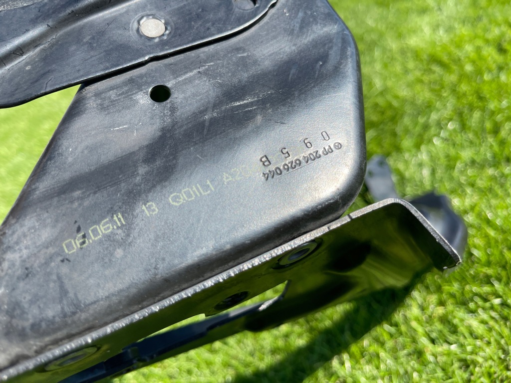 Mercedes c-klasa w204 pas передній панель фари кронштейн лівий a204626044 Київ