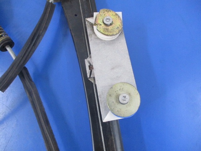 фото №5, Audi tt 8n подъемник стекло правый+ двигатель 8n8959802b