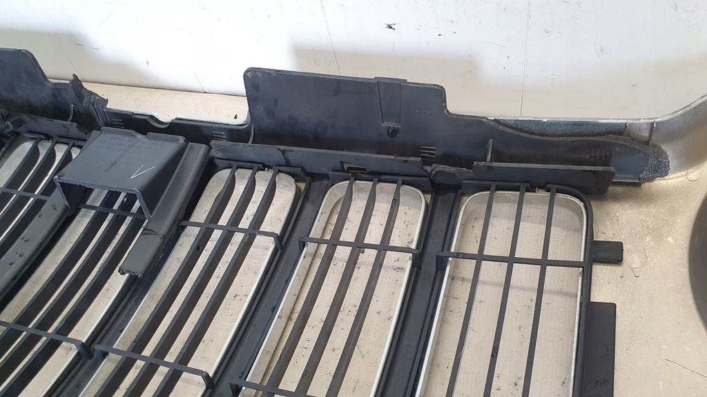 фото №16, Jeep cherokee liberty 01-решётка радиатора решётка радиатора радиатора or