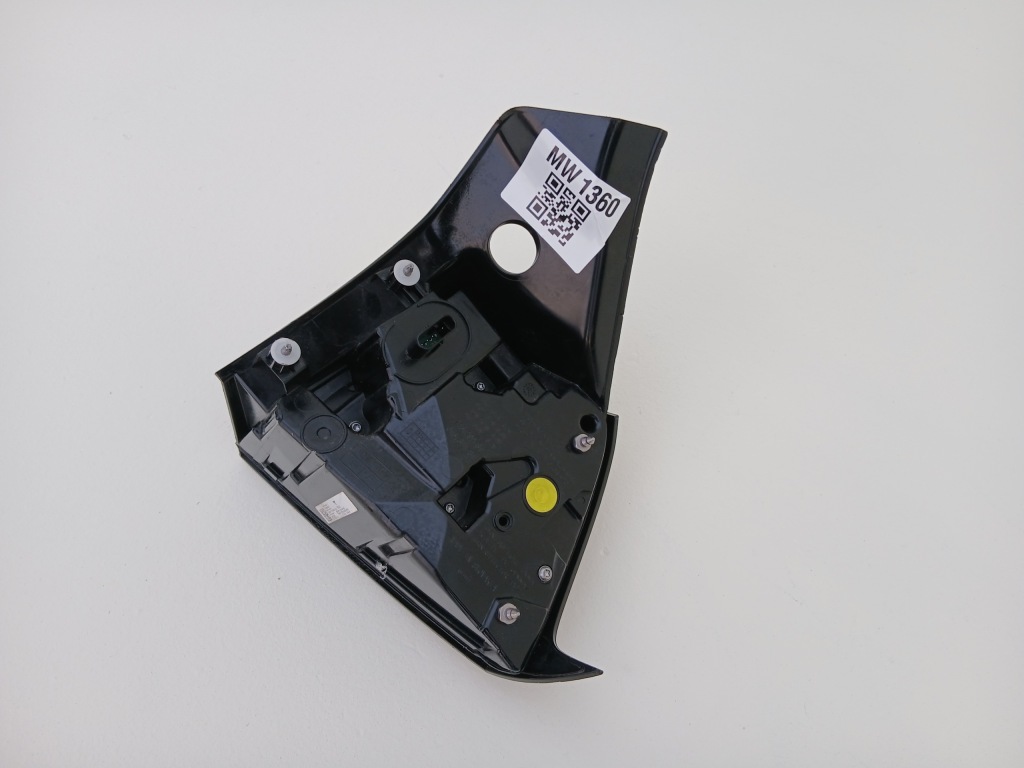 Tesla model y 3 lift 2021- лампа задняя левая левый задняя 1502086-99-d Оригинал