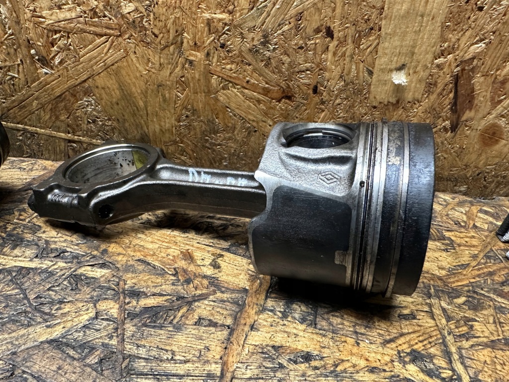 фото №3, Поршень + шатун trafic 1.6 dci r9m 452 biturbo