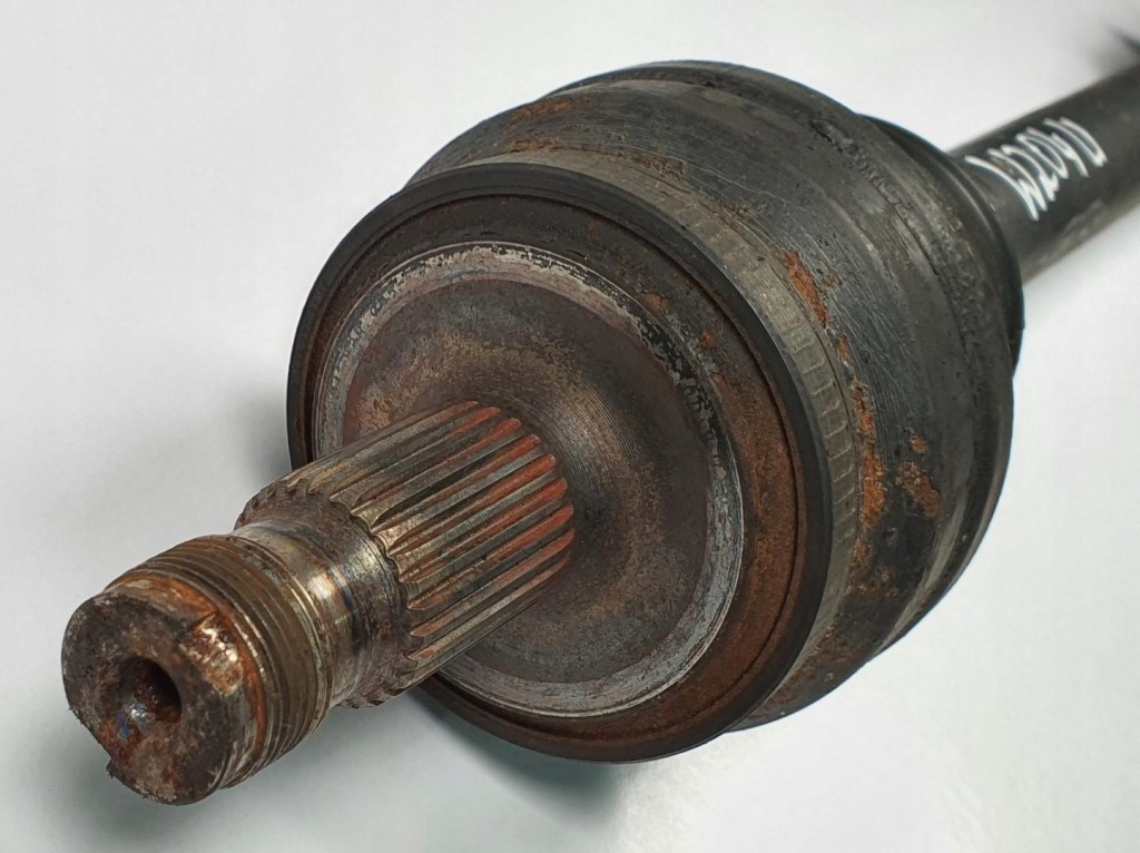 фото №4, Приводной вал левая левый задняя mercedes w204 3.5 v6