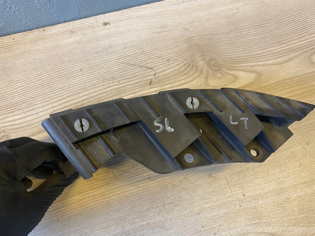 фото №1, Leon ii lift направляющая бампера задняя левый 1p0807377