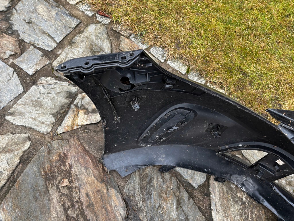 Mercedes 176 a klasa рестайлінг  бампер ґрати хром перед 1768853625 оригінал Оригінал