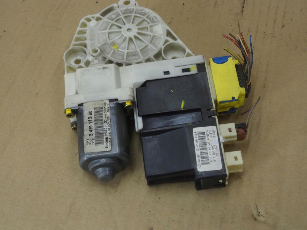 фото №8, Двигатель стекло передней правой peugeot 307 9649911380